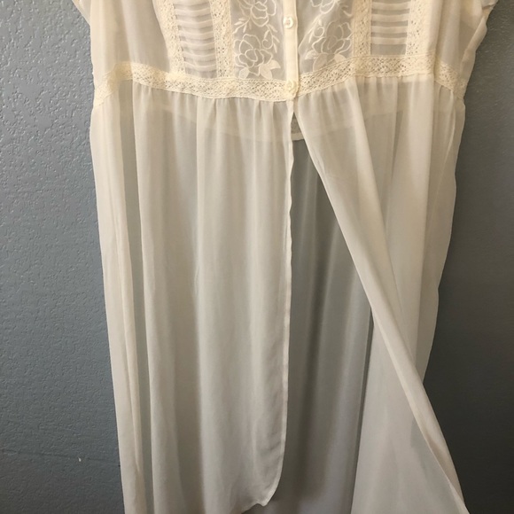 Torrid White High-Low Top - Picture 5 of 12